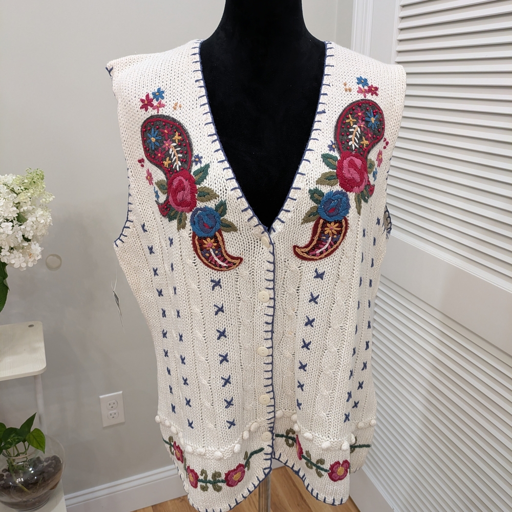 Embroidered Floral Knit Vest Size 1X